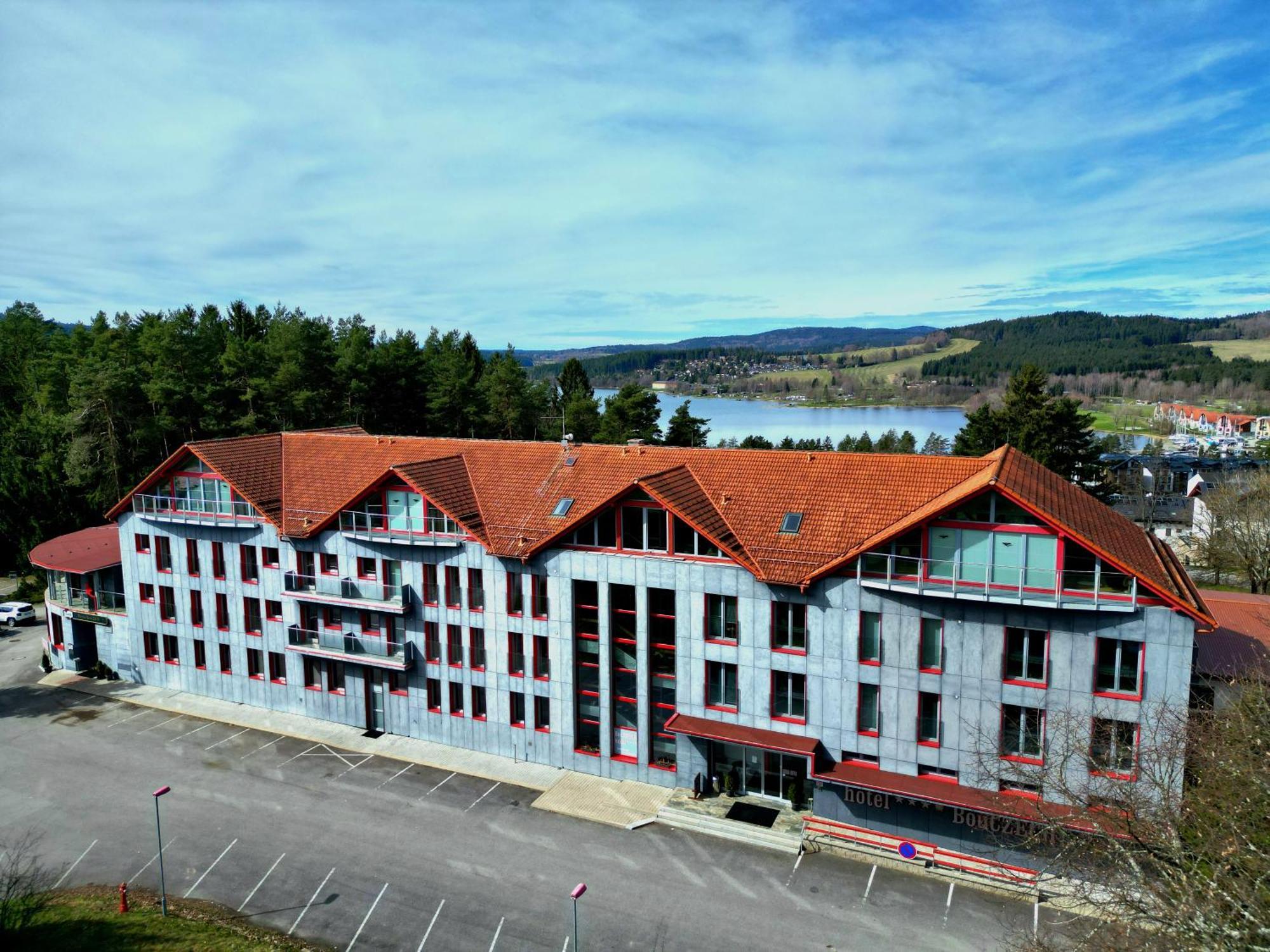 Hotel Bouczech Lipno nad Vltavou Εξωτερικό φωτογραφία